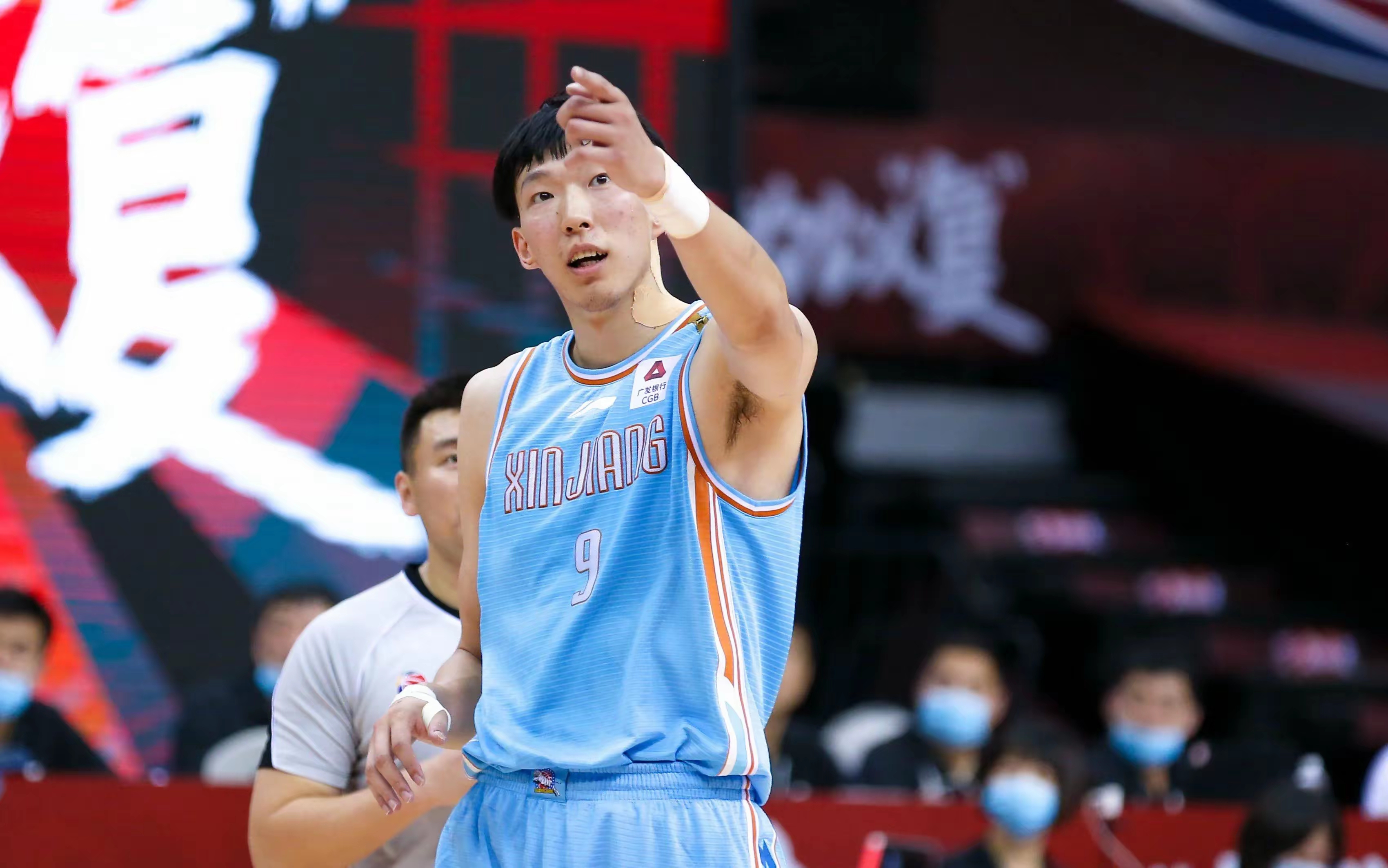 勇士碾压广东队,周琦关键制胜 勇士碾压广东队,周琦关键制胜