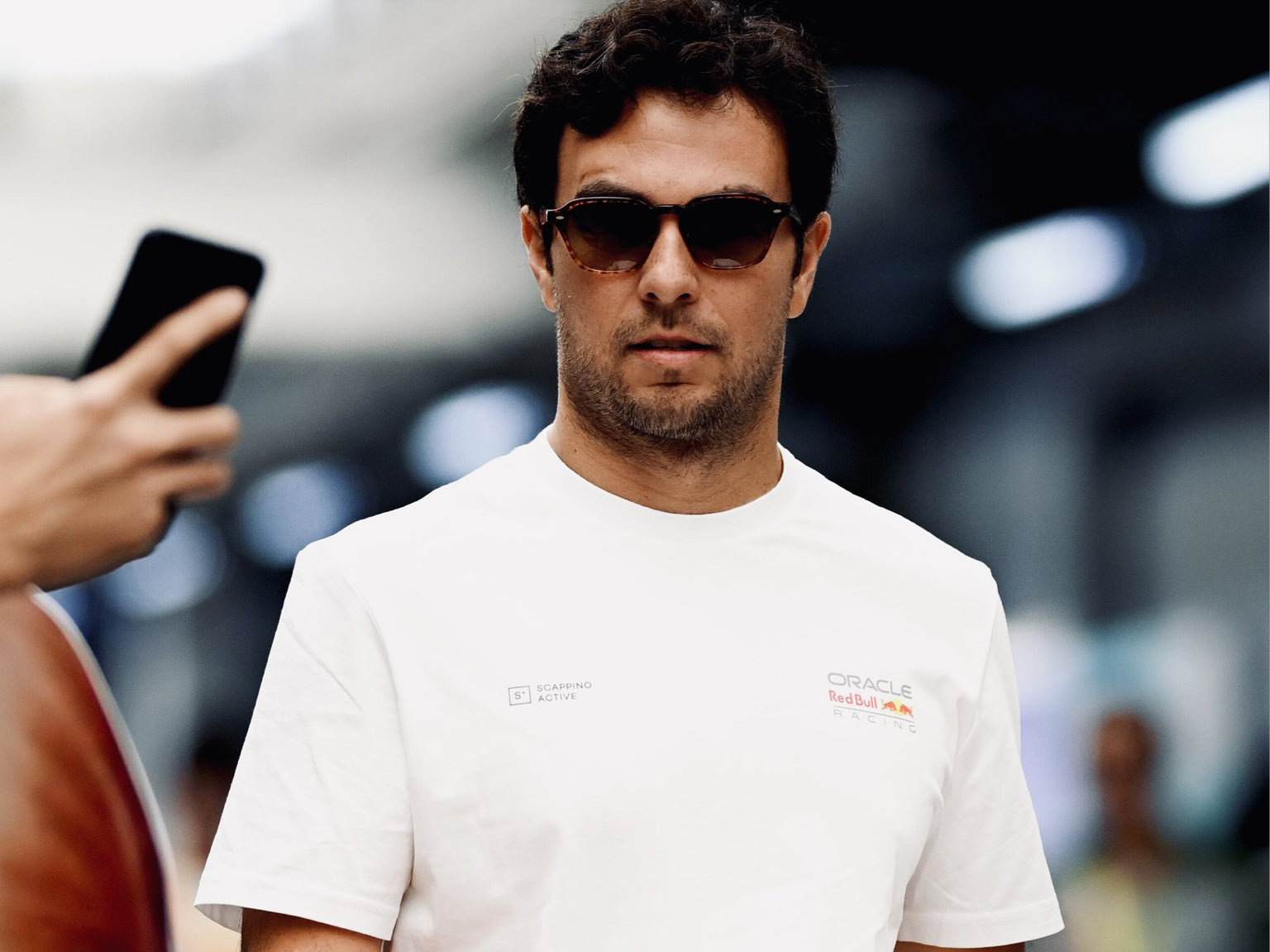 梅赛德斯完胜雷诺车队,佩雷兹点燃赛场的简单介绍 梅赛德斯完胜雷诺车队,佩雷兹点燃赛场的简单介绍