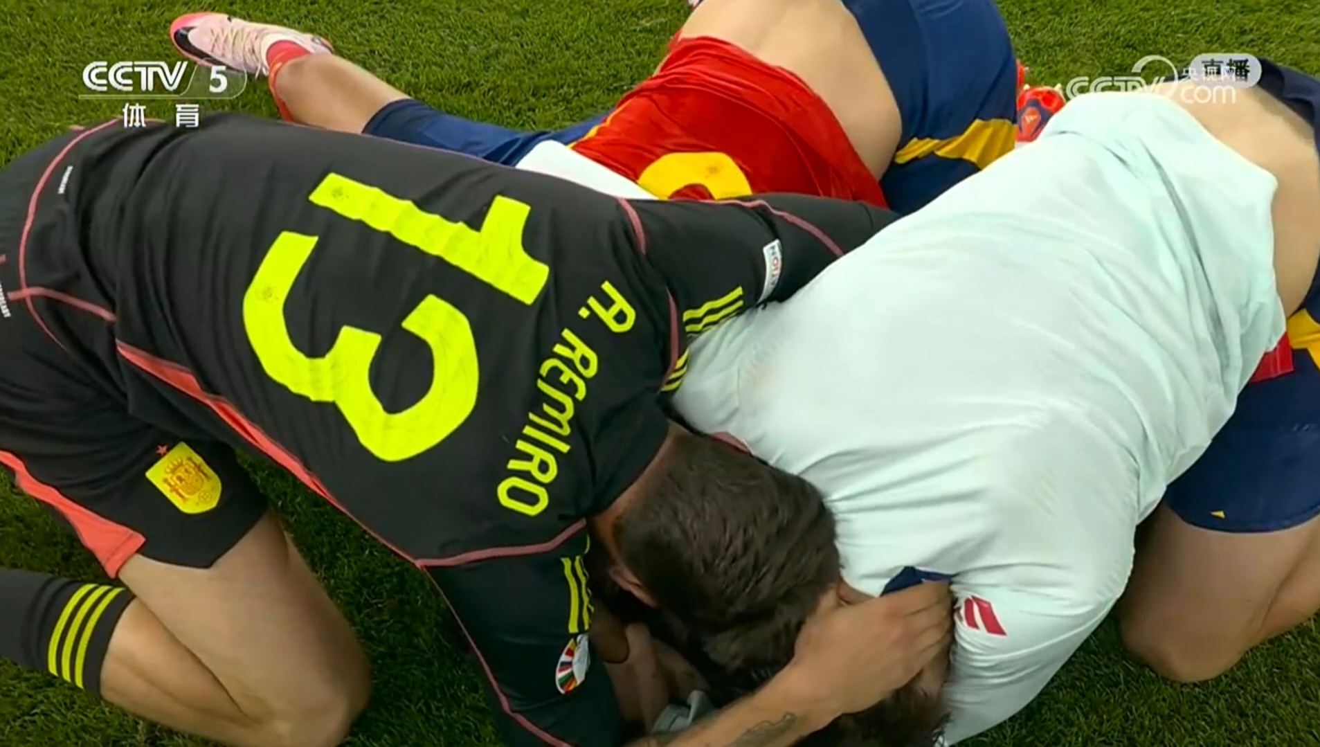 包含塞维利亚碾压英格兰，萨拉赫点燃赛场的词条