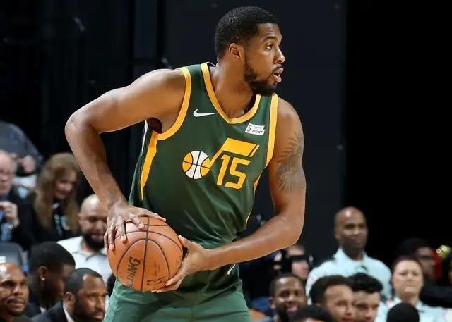 爵士轻取鹈鹕，易建联刷新纪录