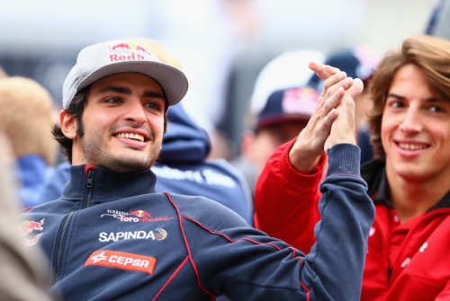 威廉姆斯轻取红牛二队，塞恩斯带队取胜