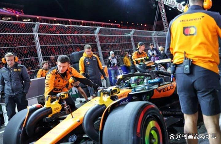 红牛二队逆转迈凯伦，诺里斯统治全场