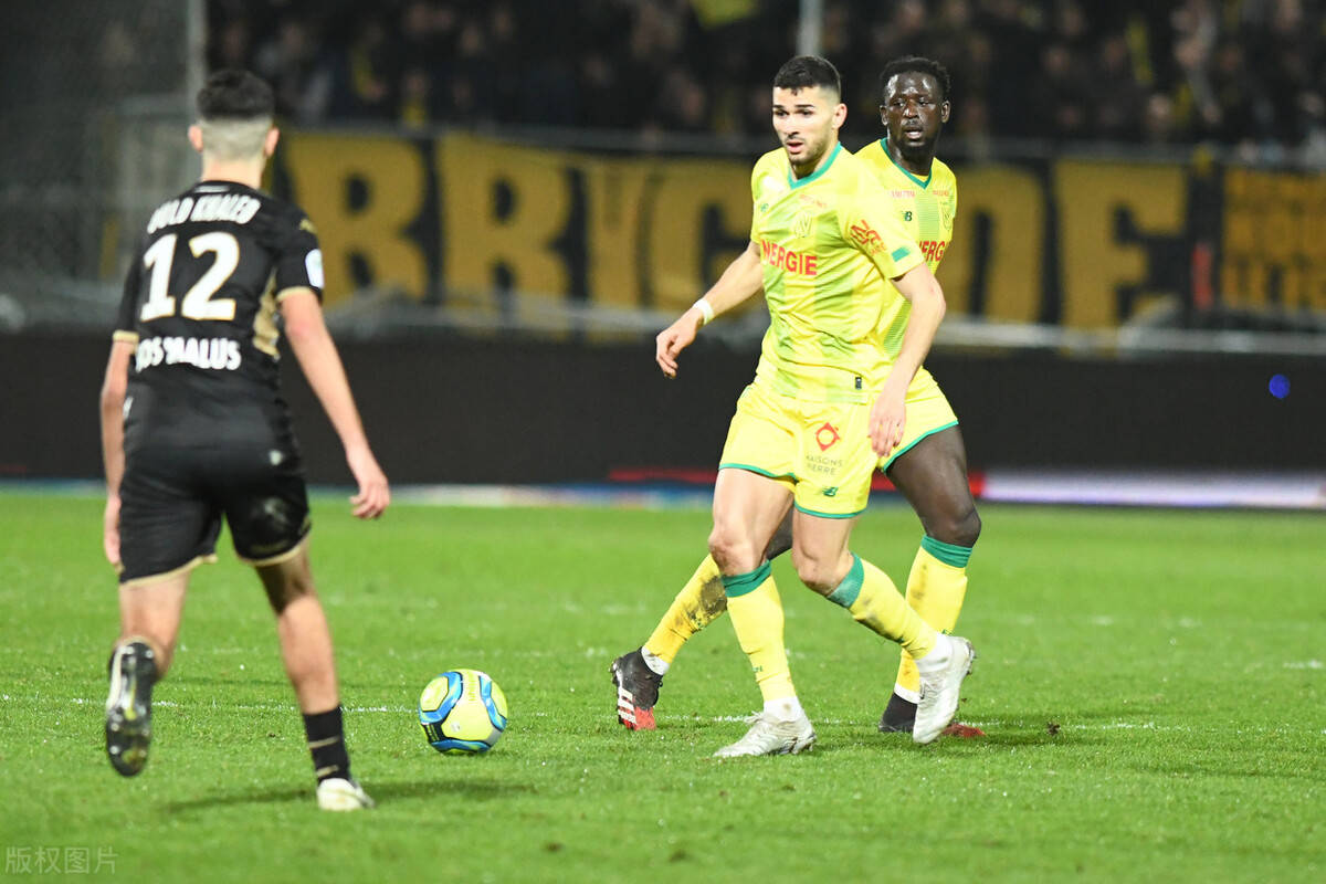 甘冈主场战平雷恩，继续保持前四位置