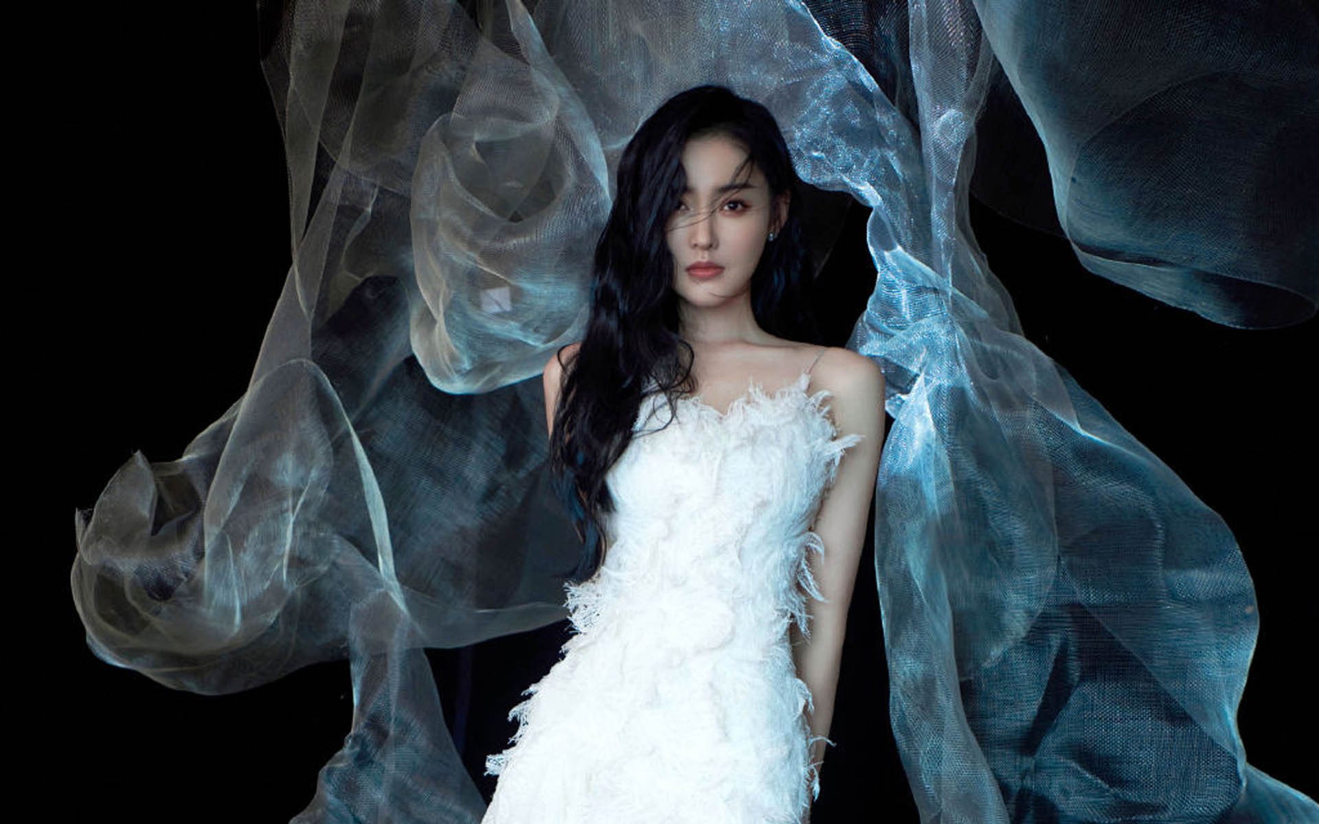 当方程式化作无声交响乐，戈麦斯是如何在都市迷宫中锁死对手的